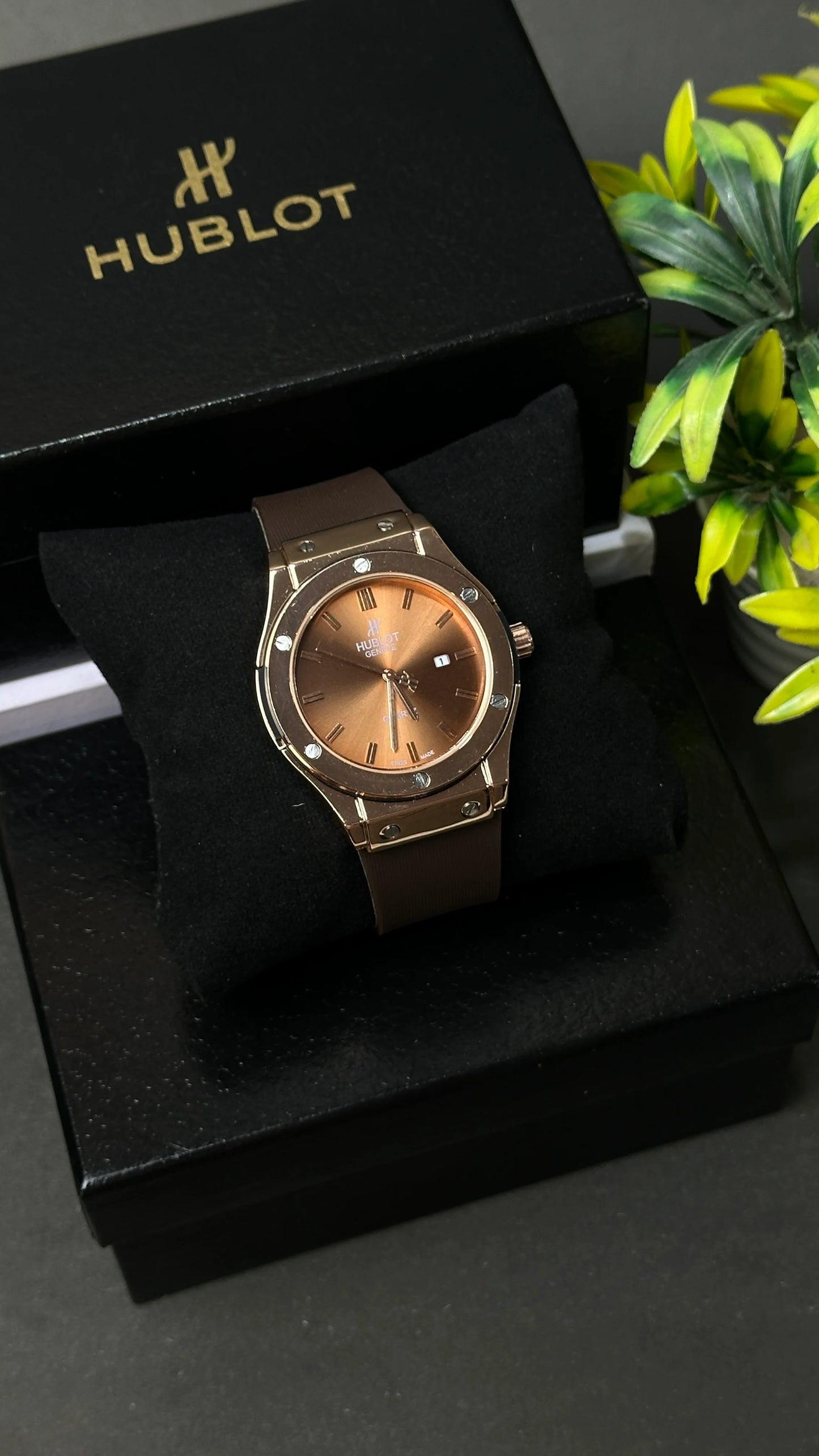 Hublot Geneve Rose Gold | Original Metal Dial with Master Lock and Date Adjuster