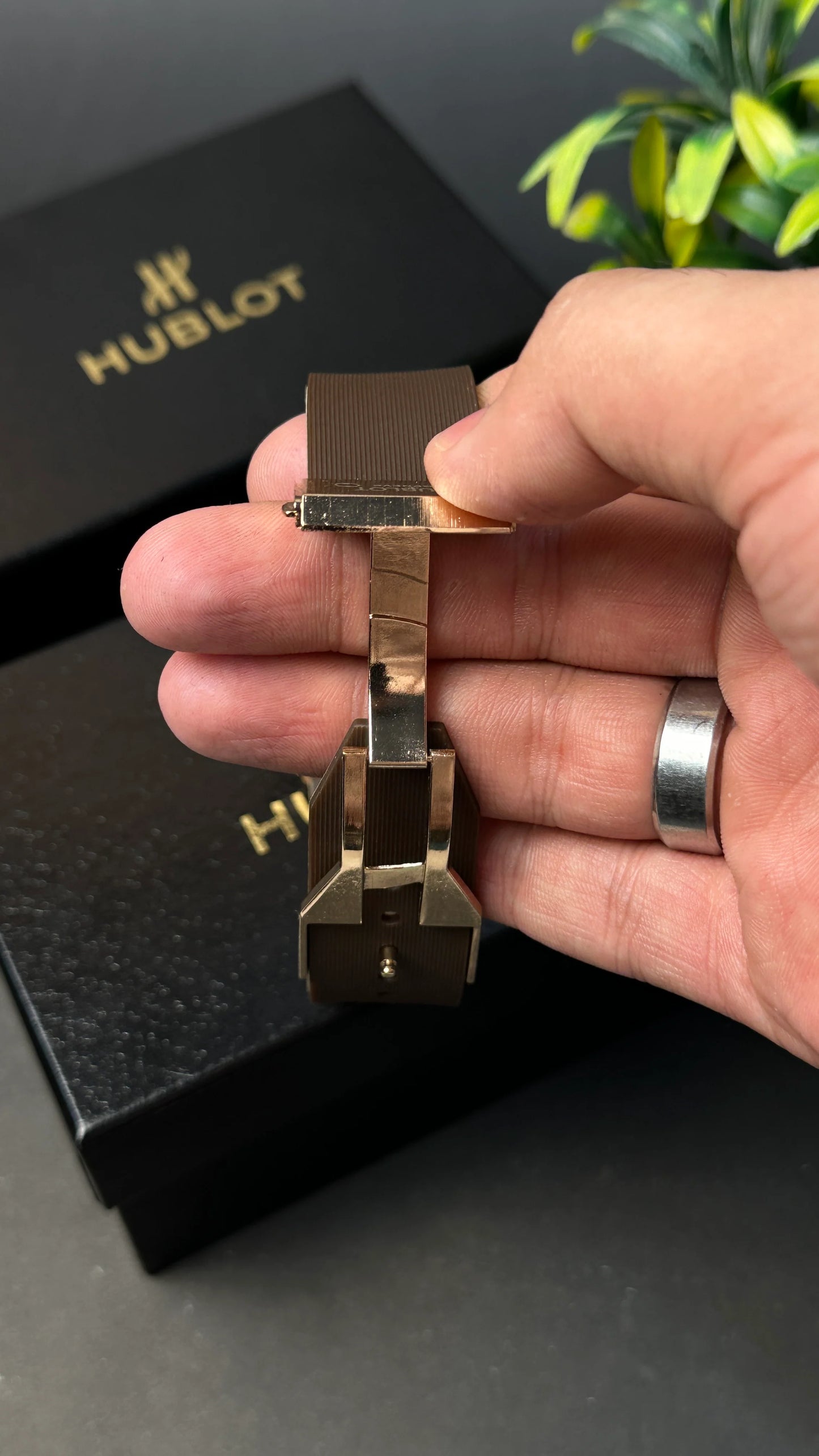 Hublot Geneve Rose Gold | Original Metal Dial with Master Lock and Date Adjuster